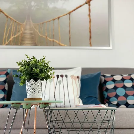 Cosy Flats Luceros